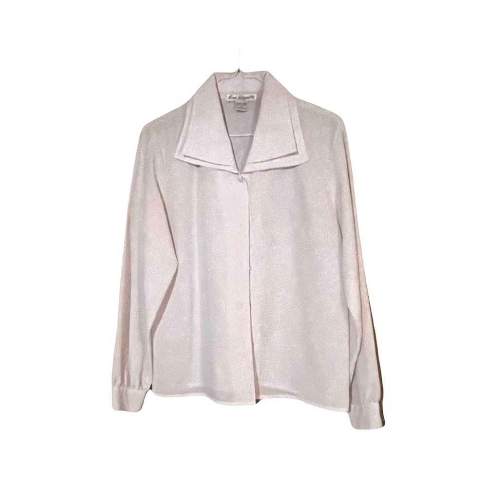 Eva Laurent white blouse.